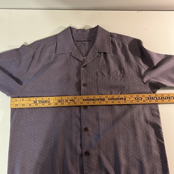 Tommy Bahama Button Down Short Sleeve Camp Shirt Sz Medium Plum - Picture 5 of 11